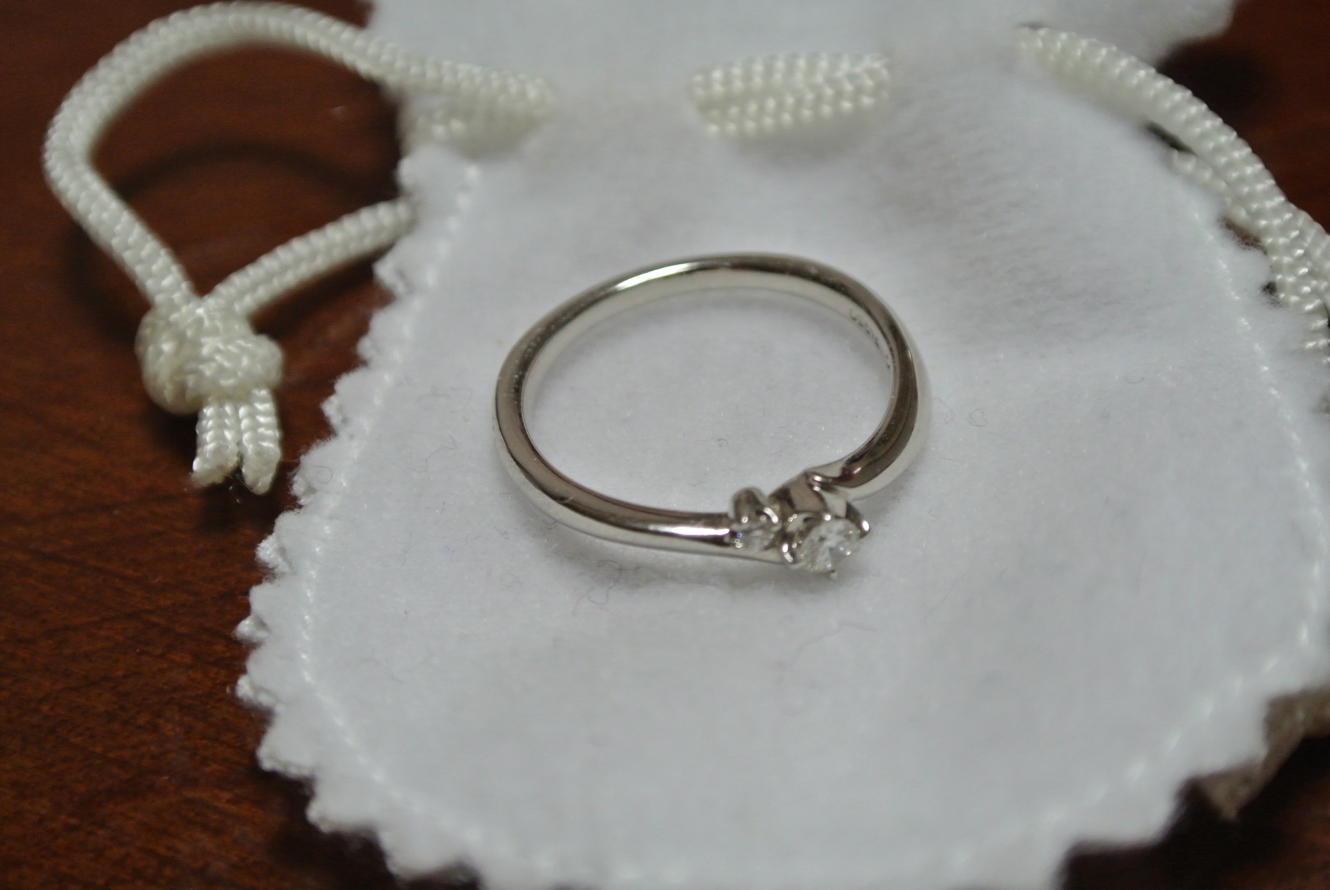 婚約指輪の素材