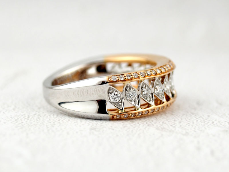 ピンクゴールド　ダイヤモンドの指輪