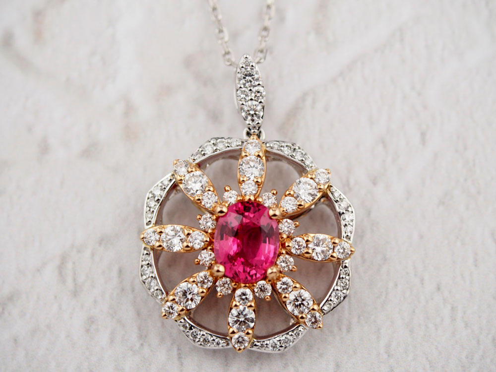 ピンクスピネルとダイヤモンドのペンダントネックレス