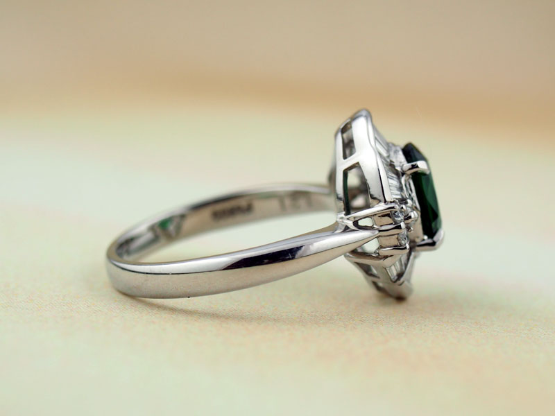 クロムトルマリンとダイヤモンドの指輪