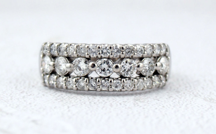 ダイヤモンドの指輪