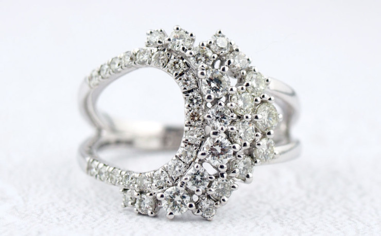 ダイヤモンドの指輪