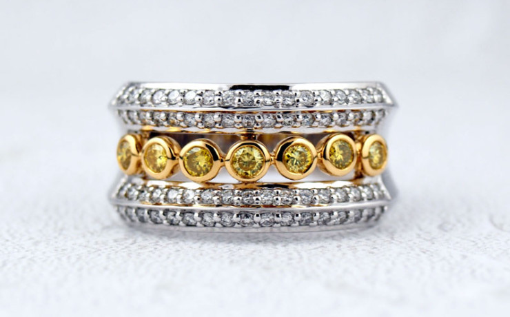イエローダイヤモンドの指輪